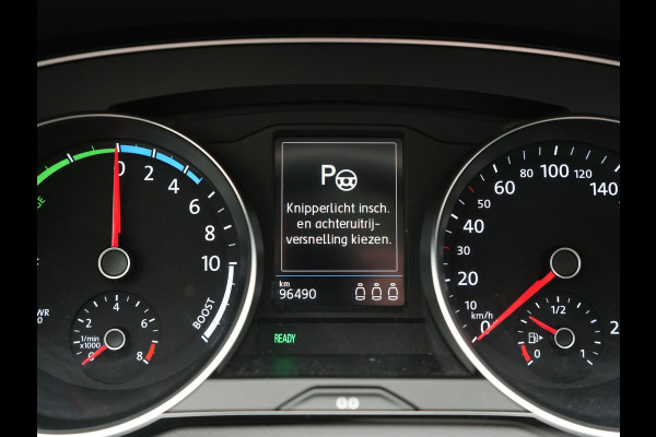 Volkswagen Passat Variant GTE Business Plug In Hybrid 218pk Dealer O.H PHEV | Panodak | Adaptive Cruise |  Sportstoelen Massage & Verwarmd | Camera | Apple Carplay |  BLIS | LED Koplampen |