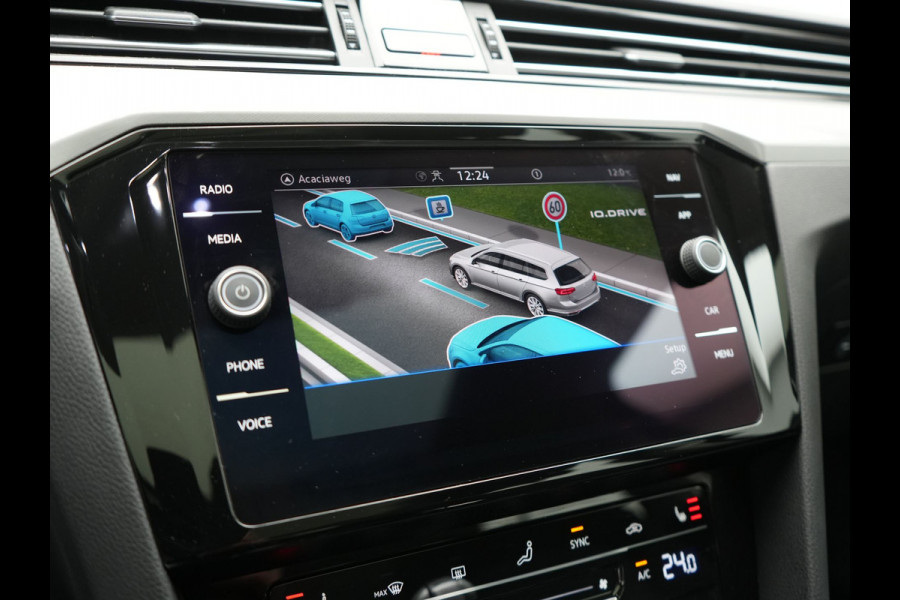 Volkswagen Passat Variant GTE Business Plug In Hybrid 218pk Dealer O.H PHEV | Panodak | Adaptive Cruise |  Sportstoelen Massage & Verwarmd | Camera | Apple Carplay |  BLIS | LED Koplampen |