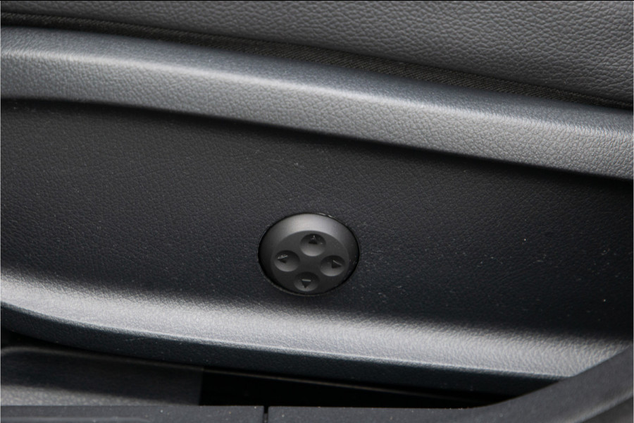 Mercedes-Benz CLA-Klasse 250 AMG Premium Plus, Pano, Burmester, Memory, Widescreen, Nightpack