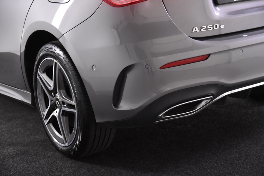 Mercedes-Benz A-Klasse 250 e AMG Line *1ste Eigenaar*Ambiente*Stoelverwarming*Standkachel*
