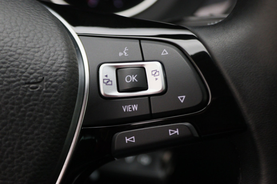 Volkswagen Tiguan 1.5 TSI ACT Comfortline Business LED, Navigatie, ACC, Trekhaak, Lane Assist, PDC