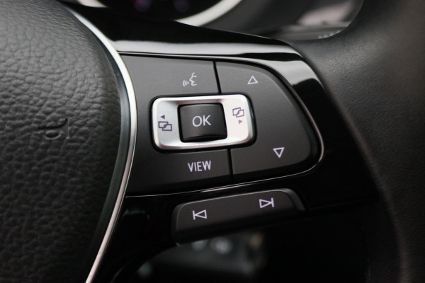 Volkswagen Tiguan 1.5 TSI ACT Comfortline Business LED, Navigatie, ACC, Trekhaak, Lane Assist, PDC