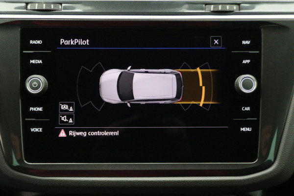 Volkswagen Tiguan 1.5 TSI ACT Comfortline Business LED, Navigatie, ACC, Trekhaak, Lane Assist, PDC