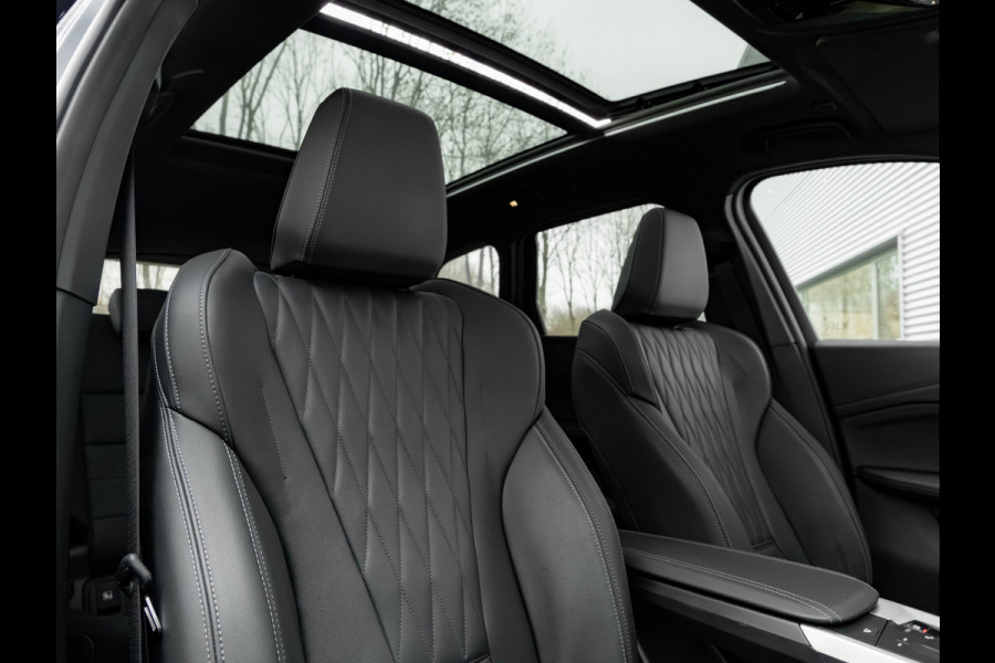 BMW X1 xDrive25e M-Sport - Pano - Memory + Masssagezetel - Driving Ass Prof