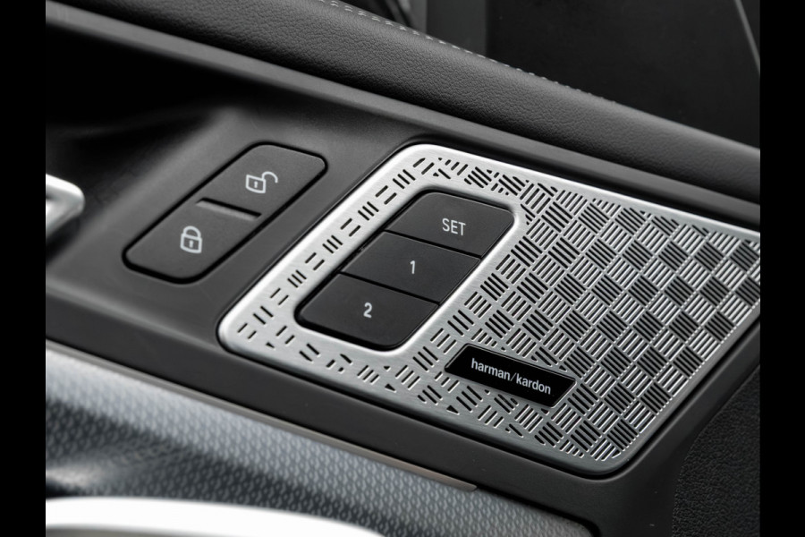 BMW X1 xDrive25e M-Sport - Pano - Memory + Masssagezetel - Driving Ass Prof