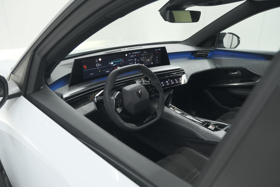 Peugeot 3008 1.2 Hybrid 136 GT | Panoramdak | 360 Camera | Focal | Elektrische Kofferklep | Allseason Banden