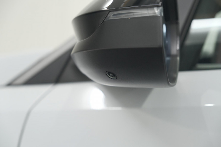 Peugeot 3008 1.2 Hybrid 136 GT | Panoramdak | 360 Camera | Focal | Elektrische Kofferklep | Allseason Banden