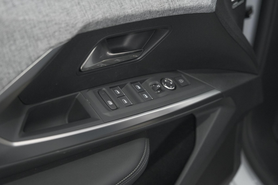 Peugeot 3008 1.2 Hybrid 136 GT | Panoramdak | 360 Camera | Focal | Elektrische Kofferklep | Allseason Banden