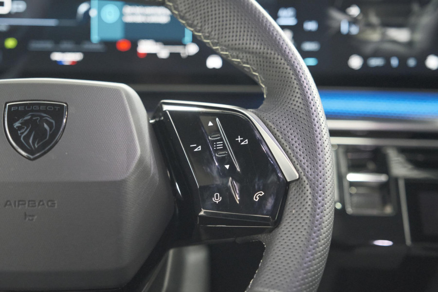 Peugeot 3008 1.2 Hybrid 136 GT | Panoramdak | 360 Camera | Focal | Elektrische Kofferklep | Allseason Banden