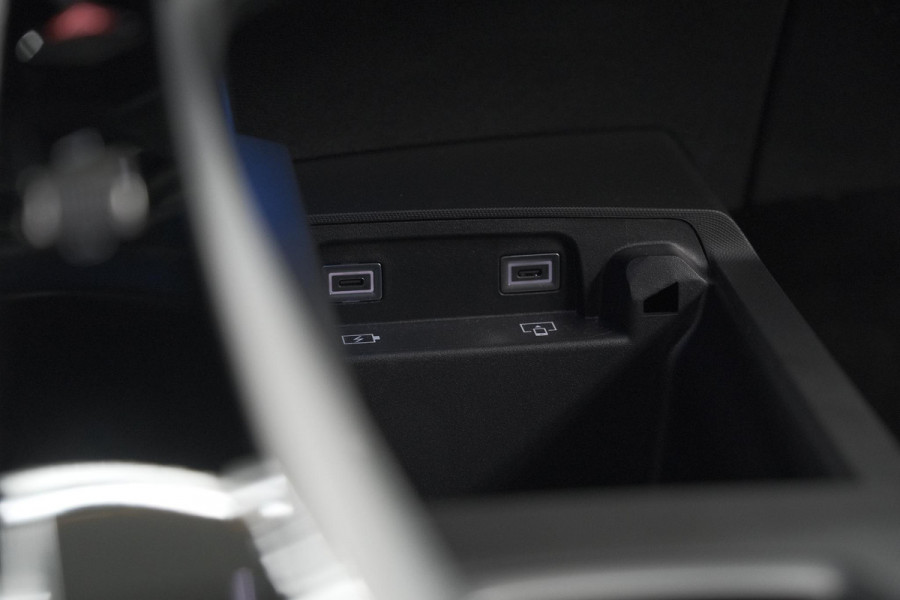 Peugeot 3008 1.2 Hybrid 136 GT | Panoramdak | 360 Camera | Focal | Elektrische Kofferklep | Allseason Banden