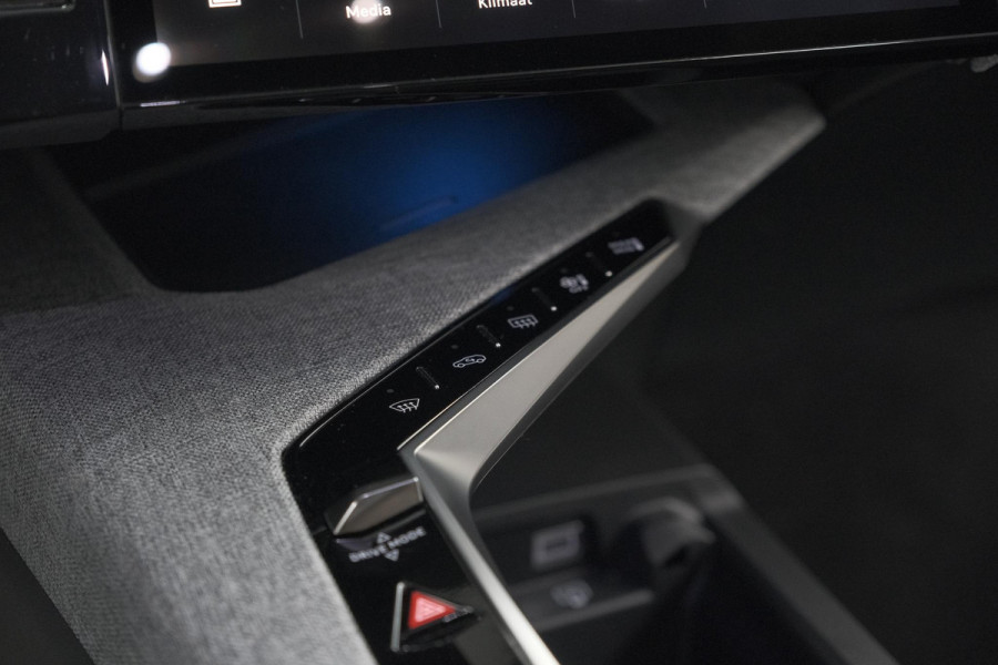 Peugeot 3008 1.2 Hybrid 136 GT | Panoramdak | 360 Camera | Focal | Elektrische Kofferklep | Allseason Banden