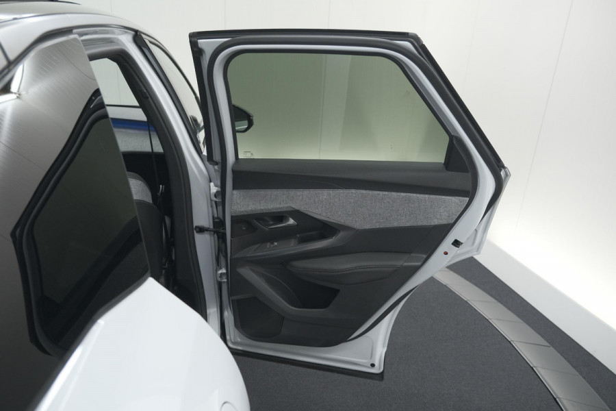 Peugeot 3008 1.2 Hybrid 136 GT | Panoramdak | 360 Camera | Focal | Elektrische Kofferklep | Allseason Banden