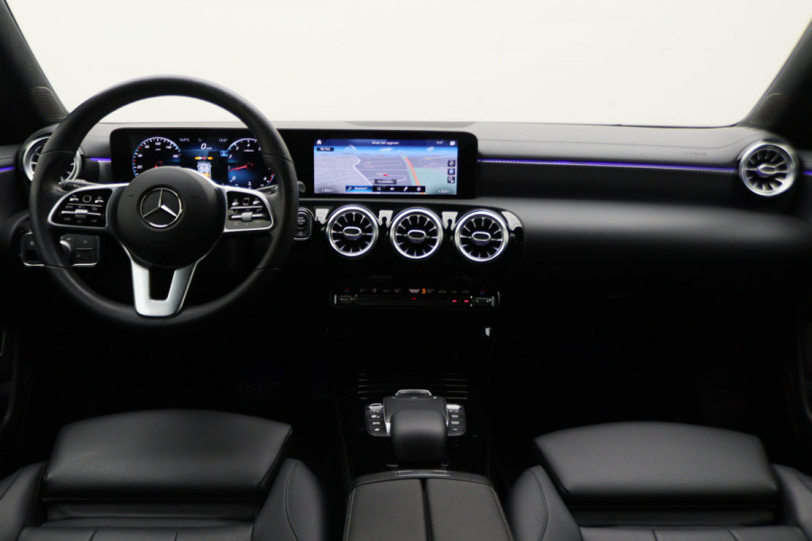 Mercedes-Benz CLA-Klasse Shooting Brake 180 Business Solution Luxury Leer, Camera, Apple Carplay, Sfeerverlichting, LED, PDC