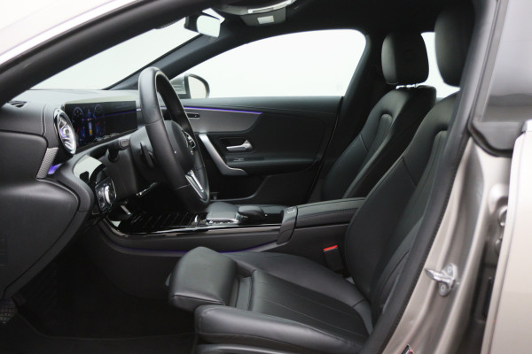 Mercedes-Benz CLA-Klasse Shooting Brake 180 Business Solution Luxury Leer, Camera, Apple Carplay, Sfeerverlichting, LED, PDC