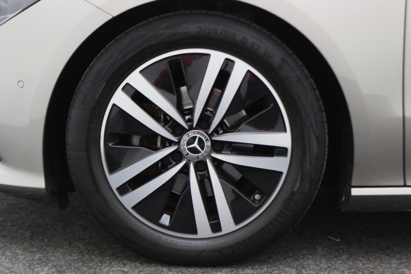 Mercedes-Benz CLA-Klasse Shooting Brake 180 Business Solution Luxury Leer, Camera, Apple Carplay, Sfeerverlichting, LED, PDC