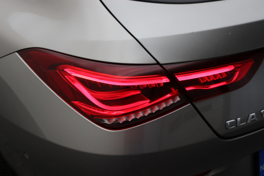 Mercedes-Benz CLA-Klasse Shooting Brake 180 Business Solution Luxury Leer, Camera, Apple Carplay, Sfeerverlichting, LED, PDC
