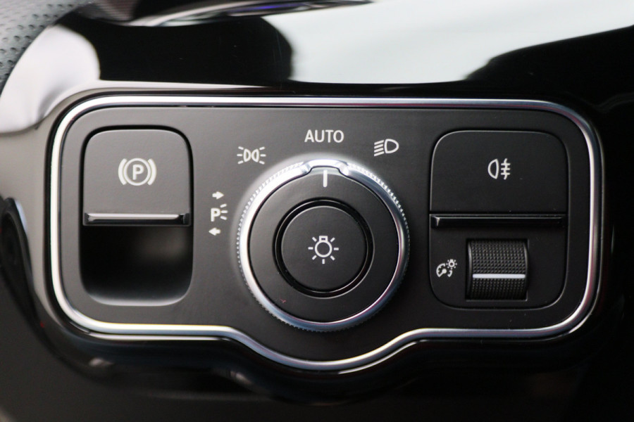 Mercedes-Benz CLA-Klasse Shooting Brake 180 Business Solution Luxury Leer, Camera, Apple Carplay, Sfeerverlichting, LED, PDC