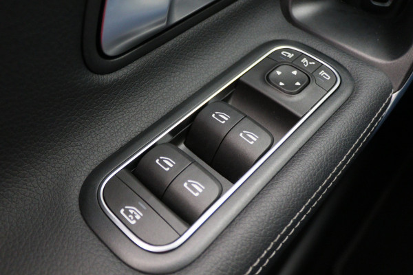 Mercedes-Benz CLA-Klasse Shooting Brake 180 Business Solution Luxury Leer, Camera, Apple Carplay, Sfeerverlichting, LED, PDC