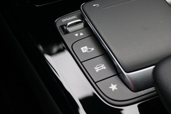 Mercedes-Benz CLA-Klasse Shooting Brake 180 Business Solution Luxury Leer, Camera, Apple Carplay, Sfeerverlichting, LED, PDC