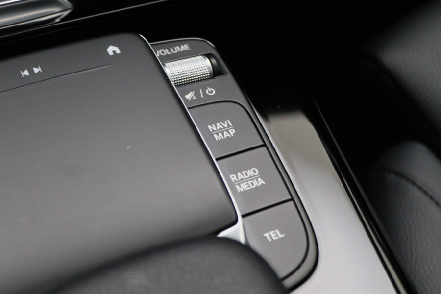 Mercedes-Benz CLA-Klasse Shooting Brake 180 Business Solution Luxury Leer, Camera, Apple Carplay, Sfeerverlichting, LED, PDC