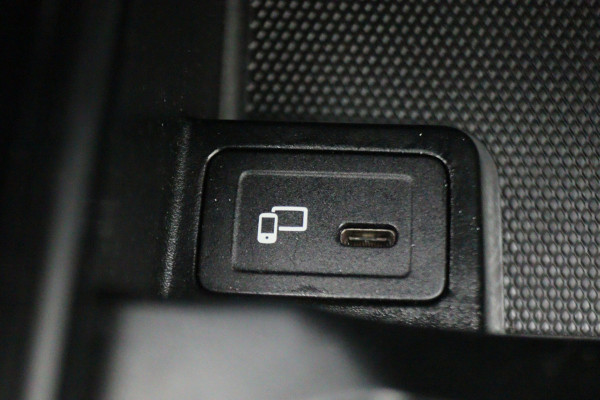 Mercedes-Benz CLA-Klasse Shooting Brake 180 Business Solution Luxury Leer, Camera, Apple Carplay, Sfeerverlichting, LED, PDC