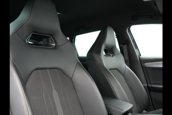 CUPRA Leon Sportstourer 1.4 e-Hybrid VZ Plug In Hybrid 245pk Dealer O.H PHEV | Adaptive Cruise | Camera | Keyless | Sportstoelen Verwarmd | Apple Carplay | Sfeerverlichting | Virtual | Navigatie | DAB+ | 19"L.M |