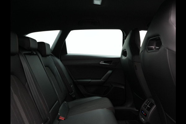 CUPRA Leon Sportstourer 1.4 e-Hybrid VZ Plug In Hybrid 245pk Dealer O.H PHEV | Adaptive Cruise | Camera | Keyless | Sportstoelen Verwarmd | Apple Carplay | Sfeerverlichting | Virtual | Navigatie | DAB+ | 19"L.M |