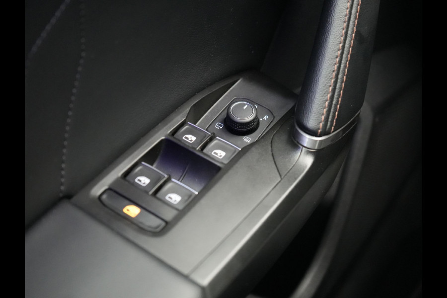 CUPRA Leon Sportstourer 1.4 e-Hybrid VZ Plug In Hybrid 245pk Dealer O.H PHEV | Adaptive Cruise | Camera | Keyless | Sportstoelen Verwarmd | Apple Carplay | Sfeerverlichting | Virtual | Navigatie | DAB+ | 19"L.M |