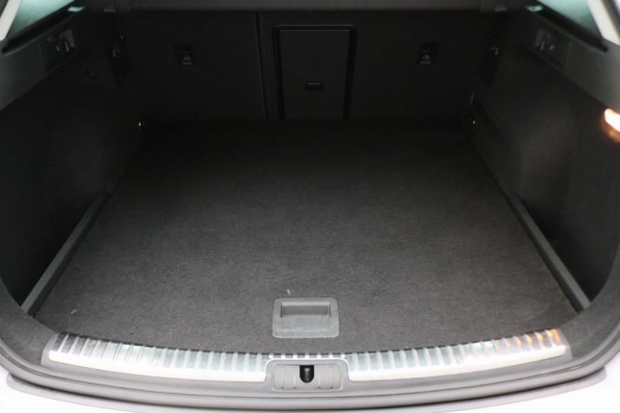 Seat Leon ST 1.0 EcoTSI Style Business Intense Climate, Apple Carplay, Keyless, Trekhaak, PDC