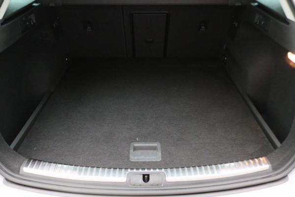 Seat Leon ST 1.0 EcoTSI Style Business Intense Climate, Apple Carplay, Keyless, Trekhaak, PDC