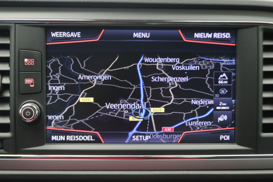 Seat Leon ST 1.0 EcoTSI Style Business Intense Climate, Apple Carplay, Keyless, Trekhaak, PDC