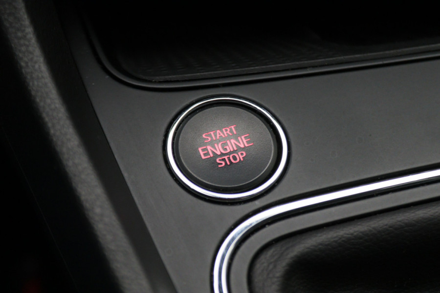 Seat Leon ST 1.0 EcoTSI Style Business Intense Climate, Apple Carplay, Keyless, Trekhaak, PDC