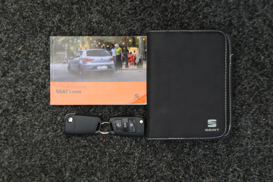 Seat Leon ST 1.0 EcoTSI Style Business Intense Climate, Apple Carplay, Keyless, Trekhaak, PDC
