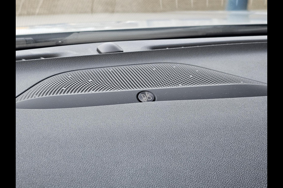 Ford FOCUS Wagon 1.0 EcoBoost Hybrid ST Line X 155pk | Trekhaak afneembaar | Panoramadak | Bang&Olufsen | Adaptive cruise control | Winter Pack | All season banden | Camera