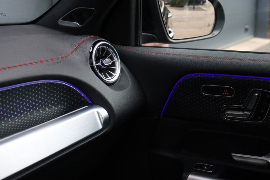 Mercedes-Benz EQB 350 4MATIC AMG Line 71 kWh | 7pers. | Distronic | Panoramadak | Memory | Burmester | HUD | Surround Camera | Verwarmd Stuurwiel | Nightpakket | Augmented Reality |