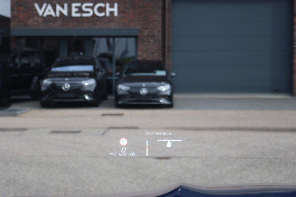 Mercedes-Benz EQB 350 4MATIC AMG Line 71 kWh | 7pers. | Distronic | Panoramadak | Memory | Burmester | HUD | Surround Camera | Verwarmd Stuurwiel | Nightpakket | Augmented Reality |