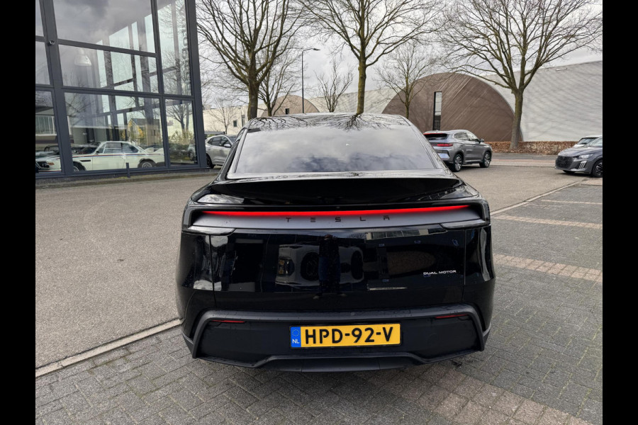 Tesla Model Y Premium Long Range AWD 75 kWh NIEUW MODEL| AFN. TREKHAAK| 20 INCH HELIX VELGEN!| VOLLEDIGE TESLA GARANTIE T/M 05/2029 OF 80.000KM| DE HOOGVOLTACCU EN AANDRIJFLIJN TOT 2033 of 192.000KM |