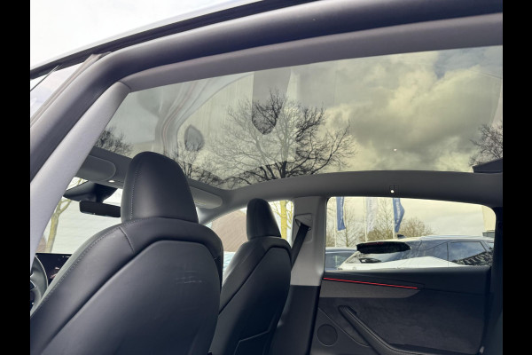 Tesla Model Y Premium Long Range AWD 75 kWh NIEUW MODEL| AFN. TREKHAAK| 20 INCH HELIX VELGEN!| VOLLEDIGE TESLA GARANTIE T/M 05/2029 OF 80.000KM| DE HOOGVOLTACCU EN AANDRIJFLIJN TOT 2033 of 192.000KM |
