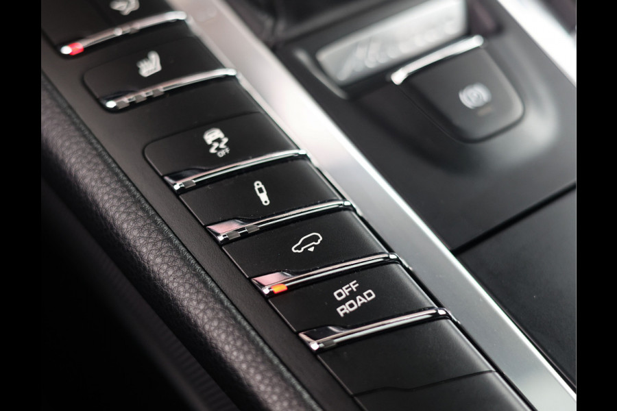 Porsche Macan 2.0 | Sport Chrono - Pano - Luchtvering