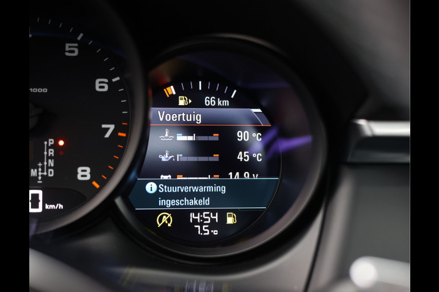 Porsche Macan 2.0 | Sport Chrono - Pano - Luchtvering