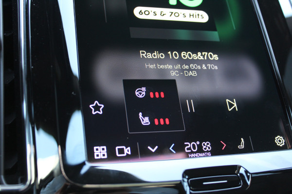 Volvo XC60 2.0 T6 PHEV Plus Black Edition | Elek. Trekhaak | 360 | Panoramadak | H&K | 360 camera