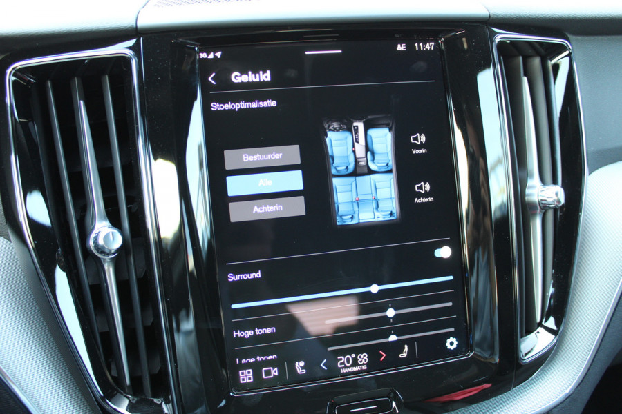 Volvo XC60 2.0 T6 PHEV Plus Black Edition | Elek. Trekhaak | 360 | Panoramadak | H&K | 360 camera