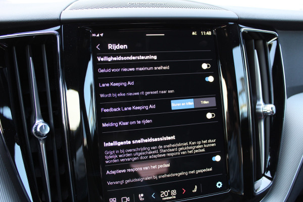 Volvo XC60 2.0 T6 PHEV Plus Black Edition | Elek. Trekhaak | 360 | Panoramadak | H&K | 360 camera