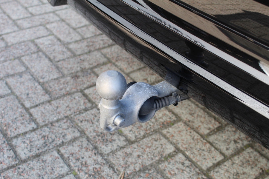 Volvo XC60 2.0 T6 PHEV Plus Black Edition | Elek. Trekhaak | 360 | Panoramadak | H&K | 360 camera