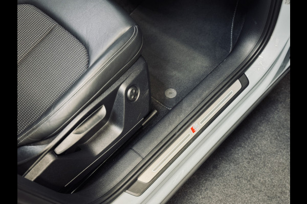 Audi Q2 35 TFSI S Edition S-Line (2x) | Panorama | Sonos | Matrix