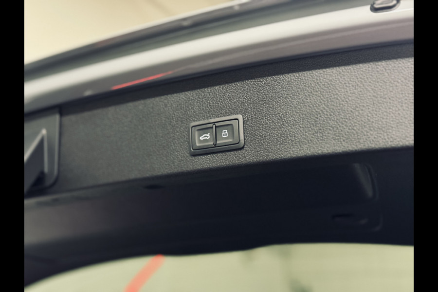 Audi Q2 35 TFSI S Edition S-Line (2x) | Panorama | Sonos | Matrix