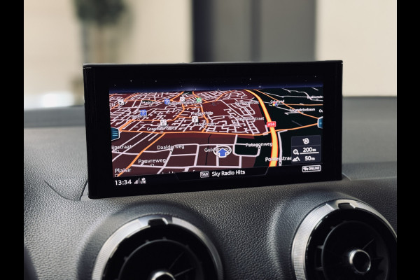 Audi Q2 35 TFSI S Edition S-Line (2x) | Panorama | Sonos | Matrix