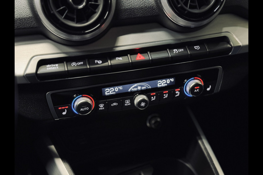 Audi Q2 35 TFSI S Edition S-Line (2x) | Panorama | Sonos | Matrix