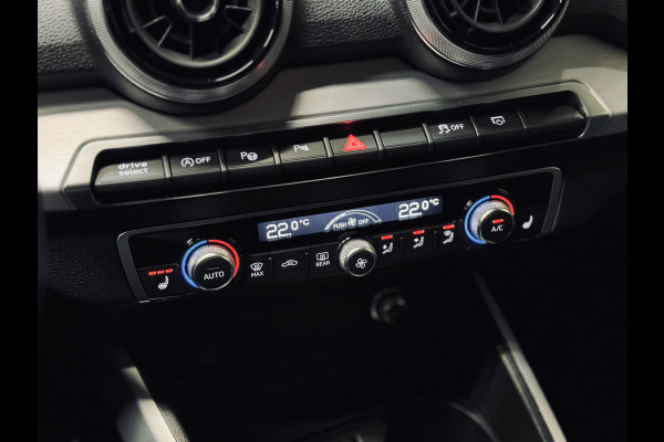 Audi Q2 35 TFSI S Edition S-Line (2x) | Panorama | Sonos | Matrix