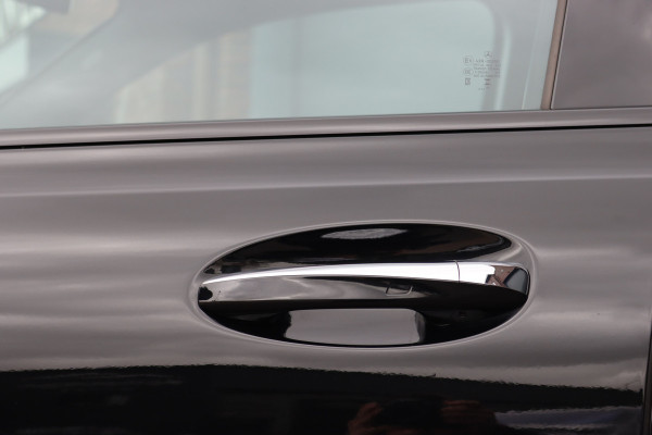 Mercedes-Benz EQB 350 4MATIC AMG Line 71 kWh | Distronic | Panoramadak | Burmester | Memory | HUD | Surround Camera | Verwarmd Stuurwiel | Nightpakket | Augmented Reality |